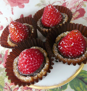 strawberry chocolate tarts