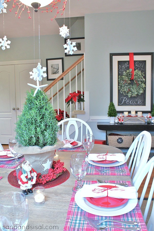 Casual Christmas Tablescape - Sand and Sisal