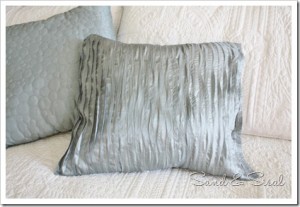 Ruffle no-sew pillow