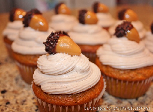 Pumpkin Cupcakes with Cinnamon Cream Cheese Frosting