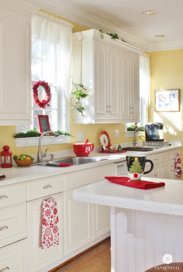 Beach Home Christmas Kitchen Tour