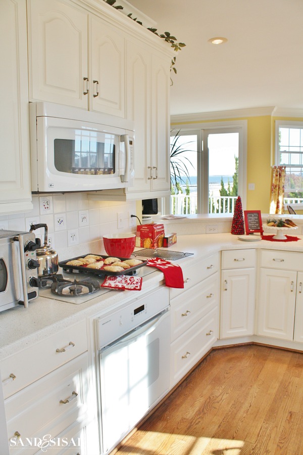 Coastal Christmas Kitchen 