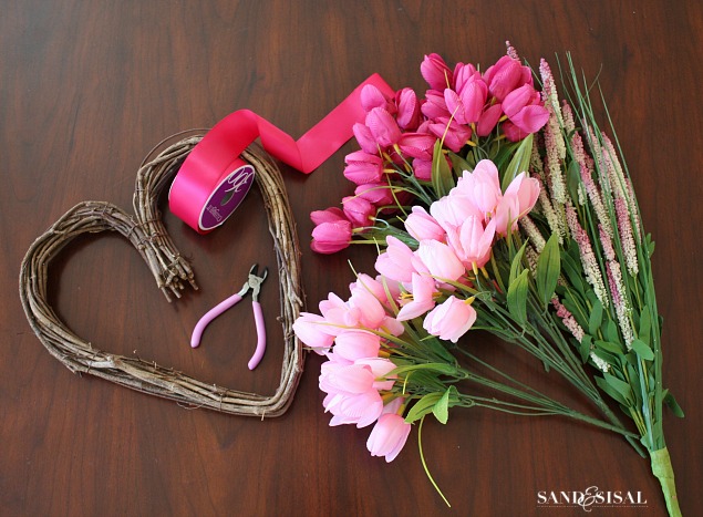 Tulip Heart Wreath