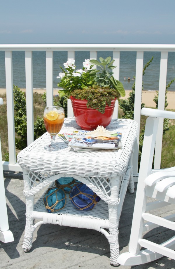 How to Restore Outdoor Furniture