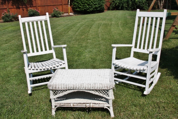 How to Restore Outdoor Furniture 