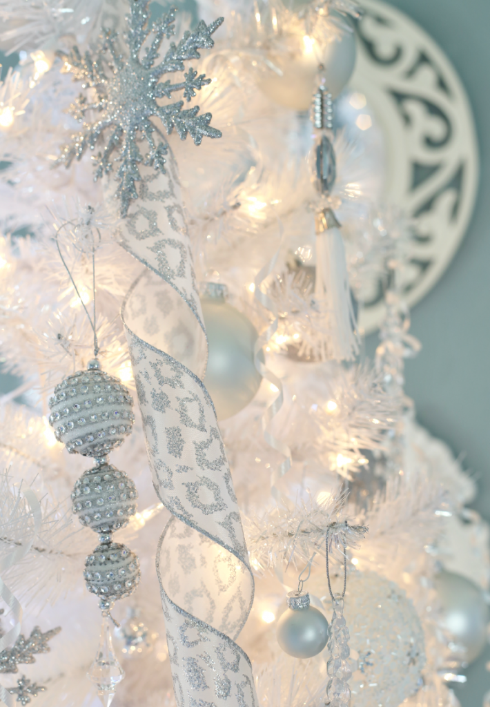 Chic and Glamorous White Christmas Tree