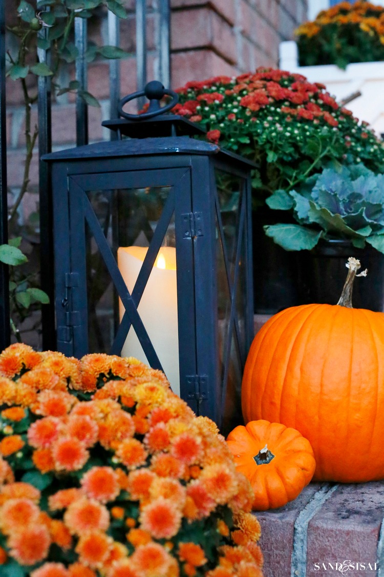 fall-decorating-lanterns-and-pumpkins