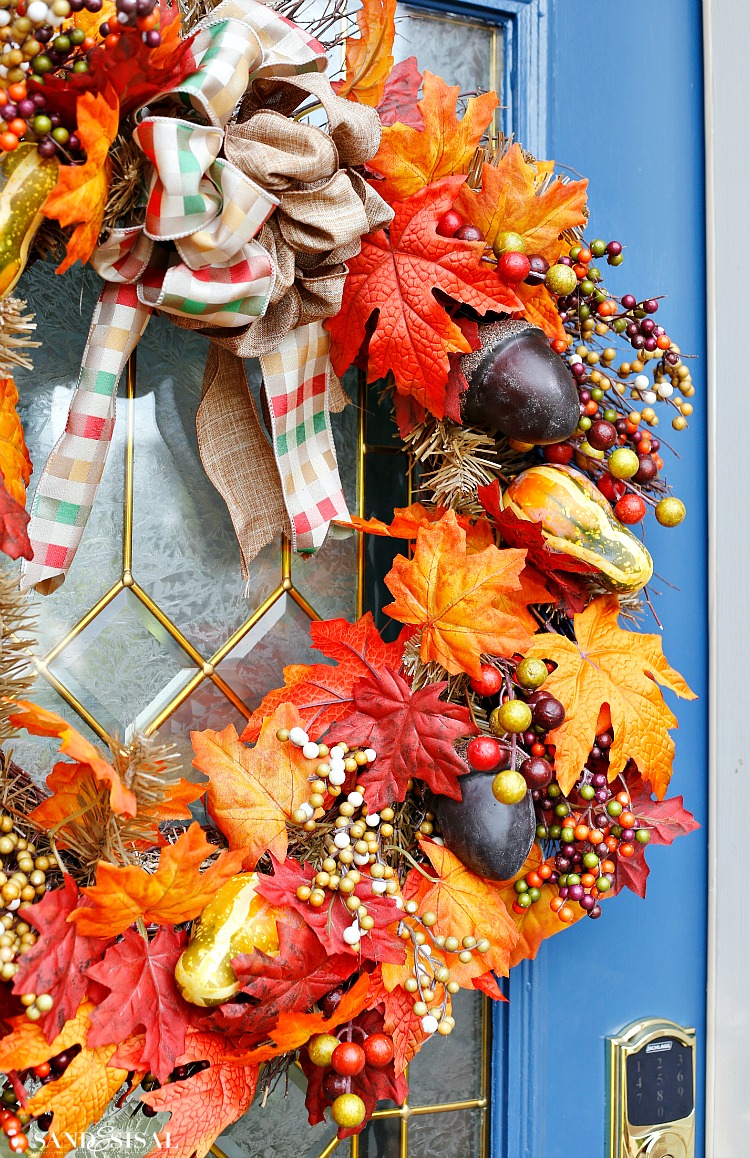 gorgeous-fall-acorn-wreath