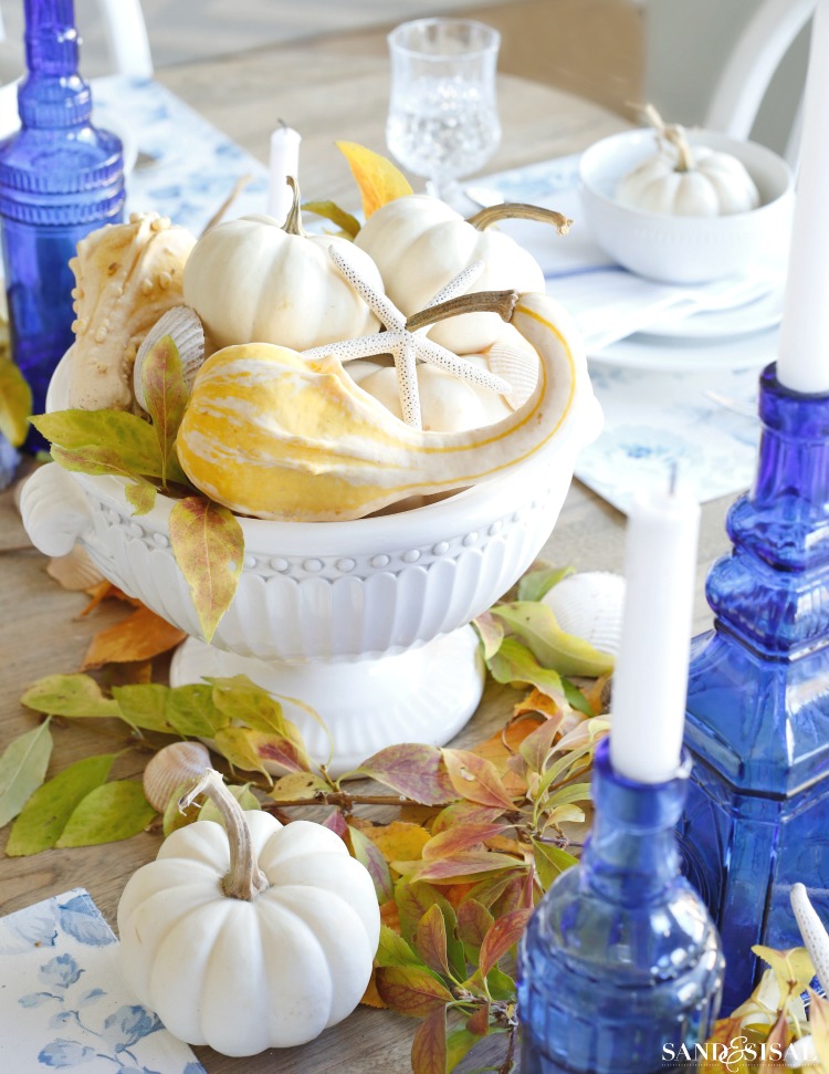 white-pumpkin-centerpiece. Casual Coastal Thanksgiving Tablescape - white pumpkins. White and Blue decor. 
