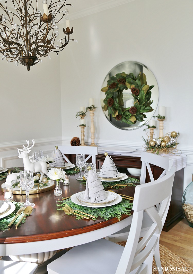 christmas-tablesetting-idea-with-christmas-and-dining-room