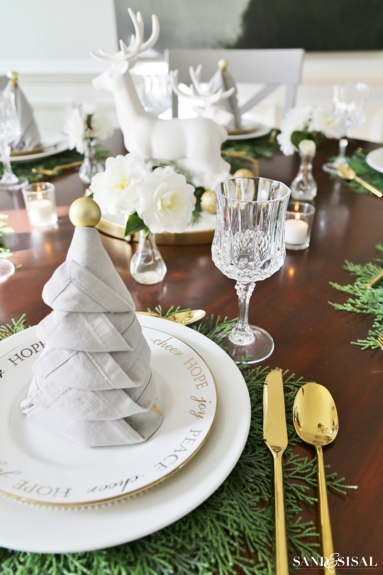 christmas-tree-napkin-fold-holiday-tablescape