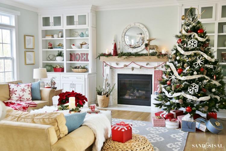winterberry red, white and blue Christmas family room