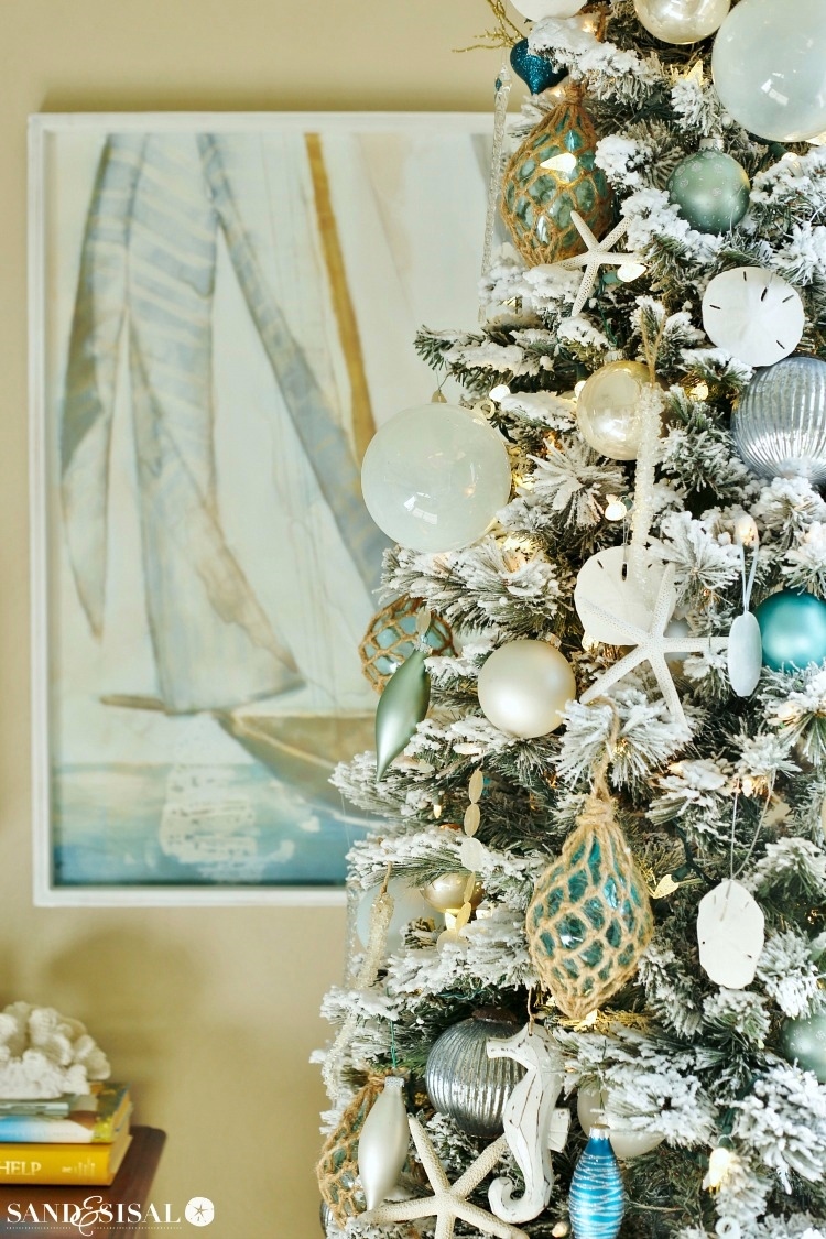 coastal-christmas-tree