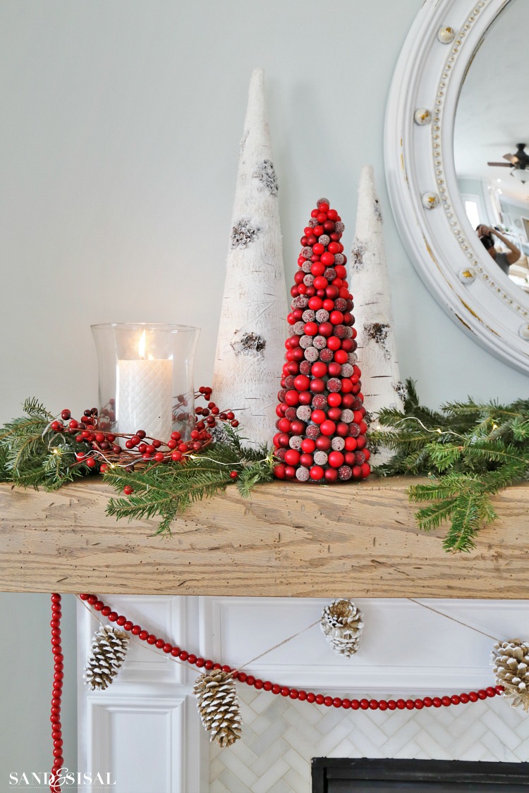 cranberry-christmas-mantel