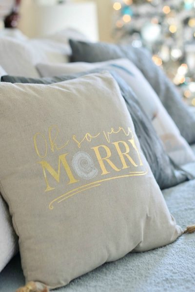 oh-so-very-merry-coastal-christmas-pillow