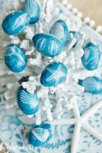 Coastal Easter Eggs - an easy Easter craft and coastal decor idea for the beach lover!