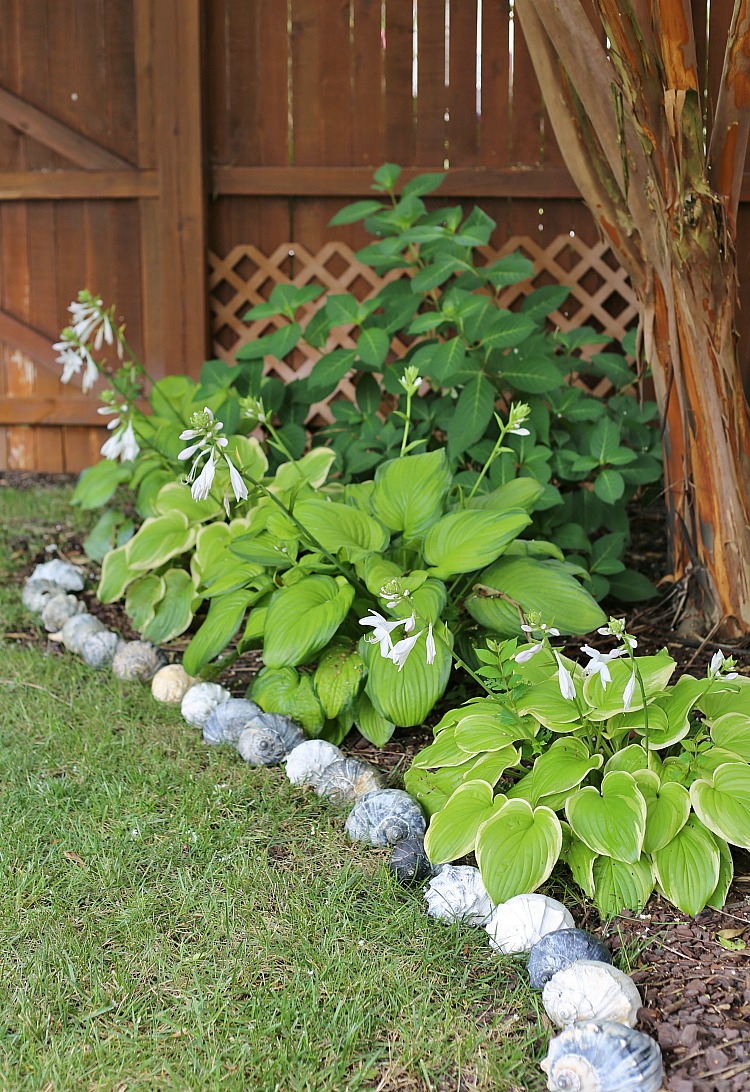 Garden Edging Ideas And The Tools To Help Maintain A Professional Look