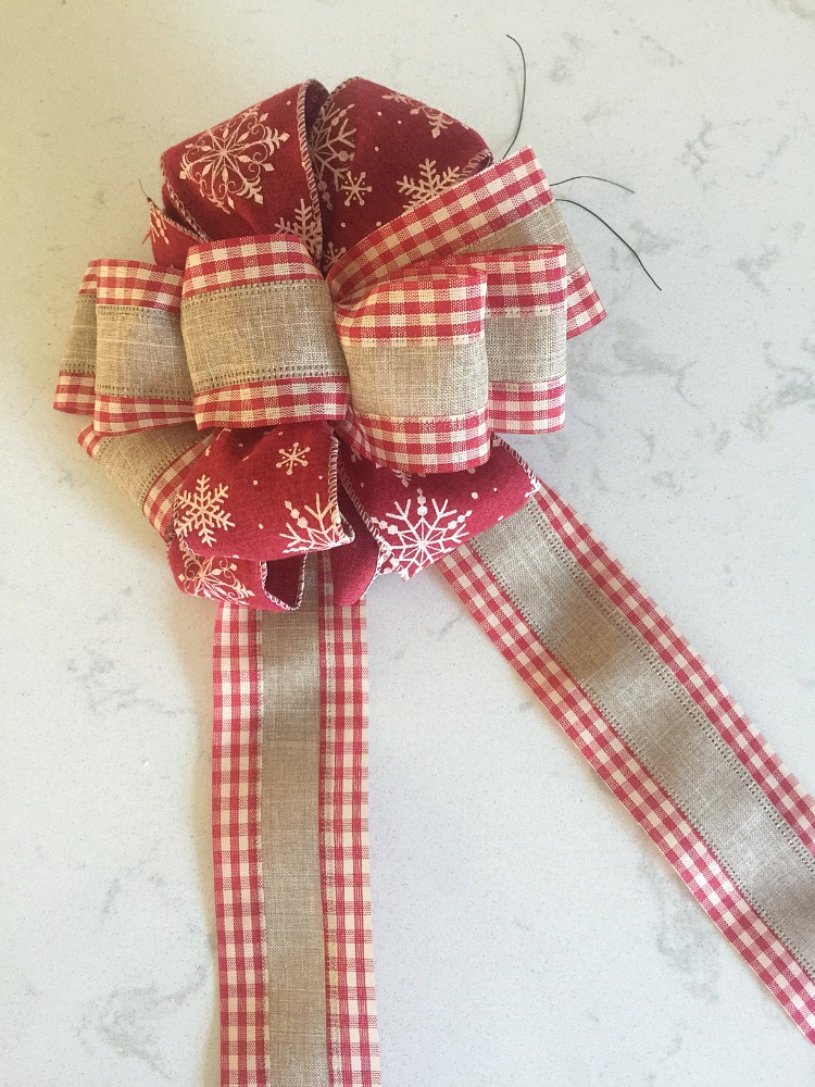 How to make a Christmas bow 