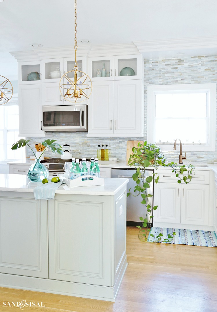  Coastal  Kitchen  Decorating Ideas  for Spring Sand and SIsal