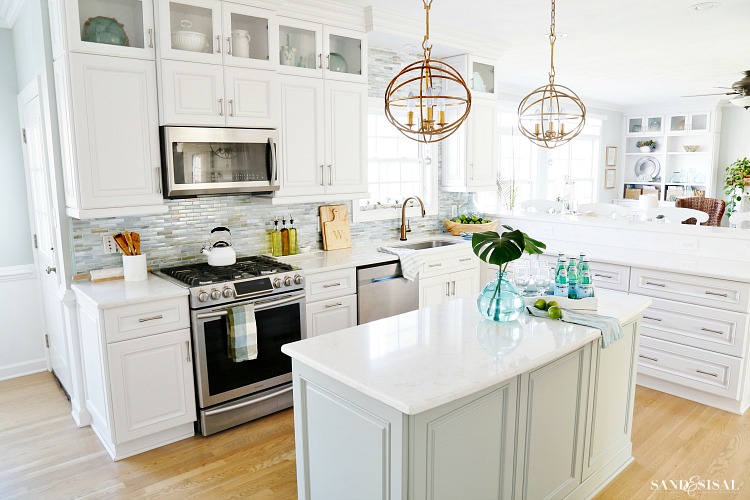  Coastal  Kitchen  Decorating Ideas  for Spring Sand and SIsal