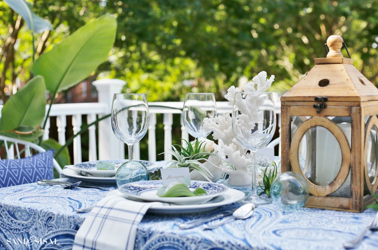 Coastal Outdoor Dining Space 