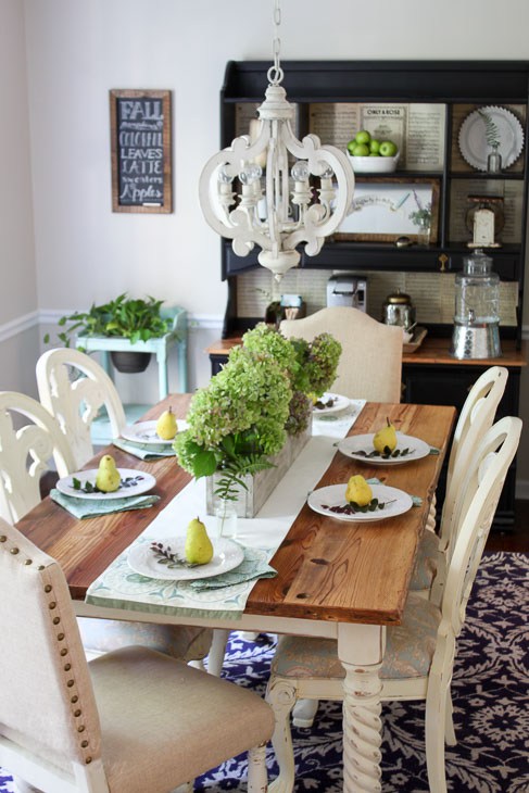 pears-hydrangea-fall-dining-table-setting