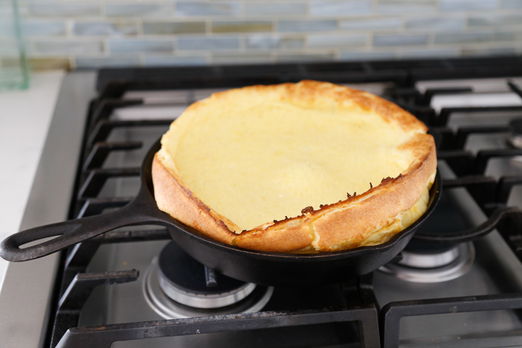 Lemon-Berry Dutch Baby Pancake 