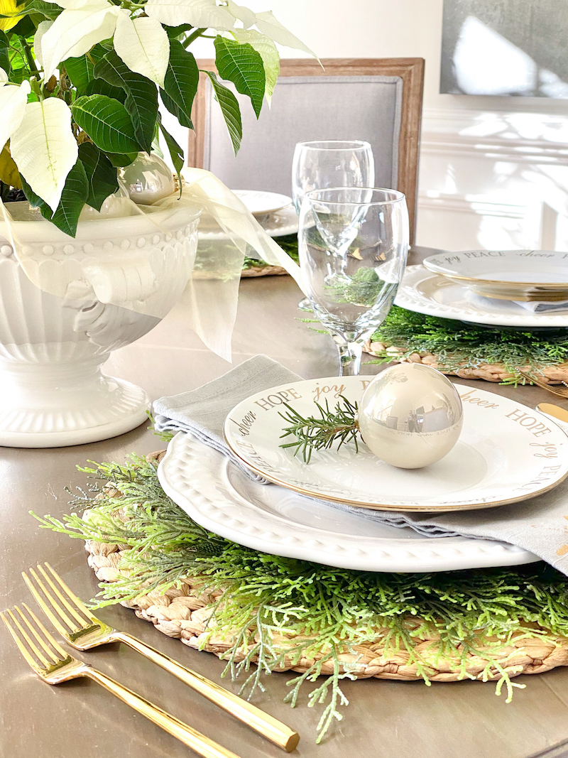 Christmas Dining Room and Table Setting Ideas