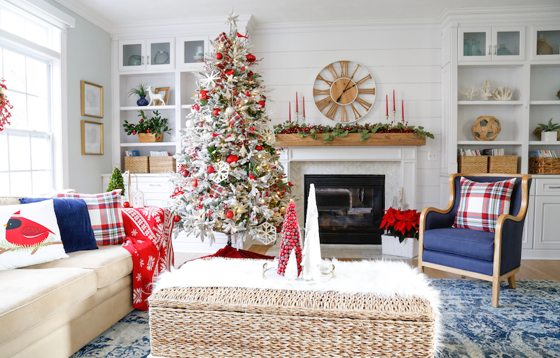 Traditional Christmas Family Room 2